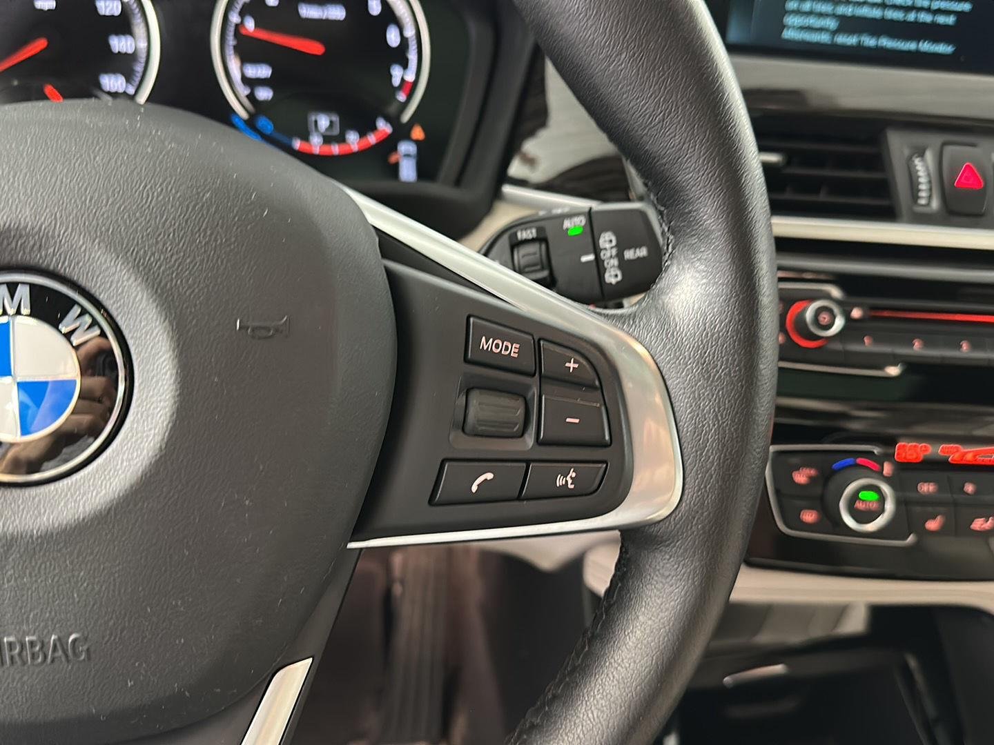 Used 2018 Black Sapphire Metallic BMW xDrive28i image 17