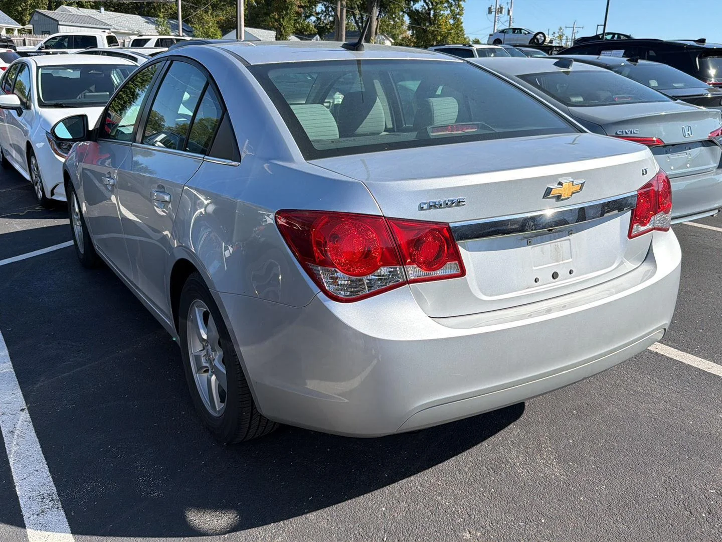 Used 2014 Silver Ice Metallic Chevrolet 1LT image 3