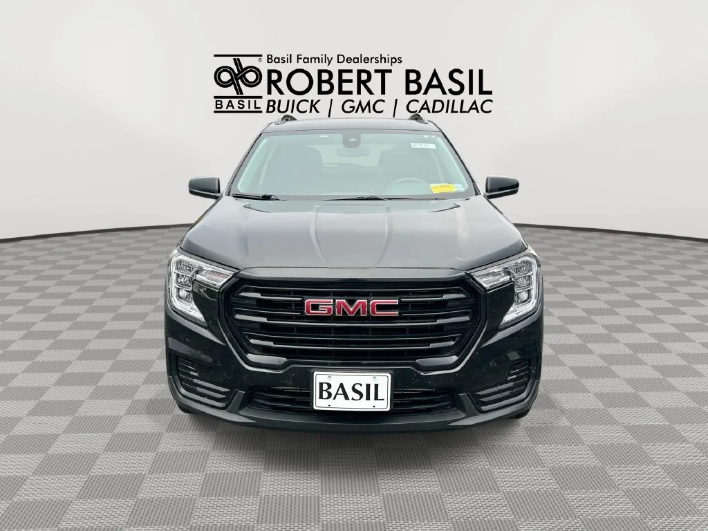 Used 2024 Ebony Twilight Metallic GMC SLE image 3