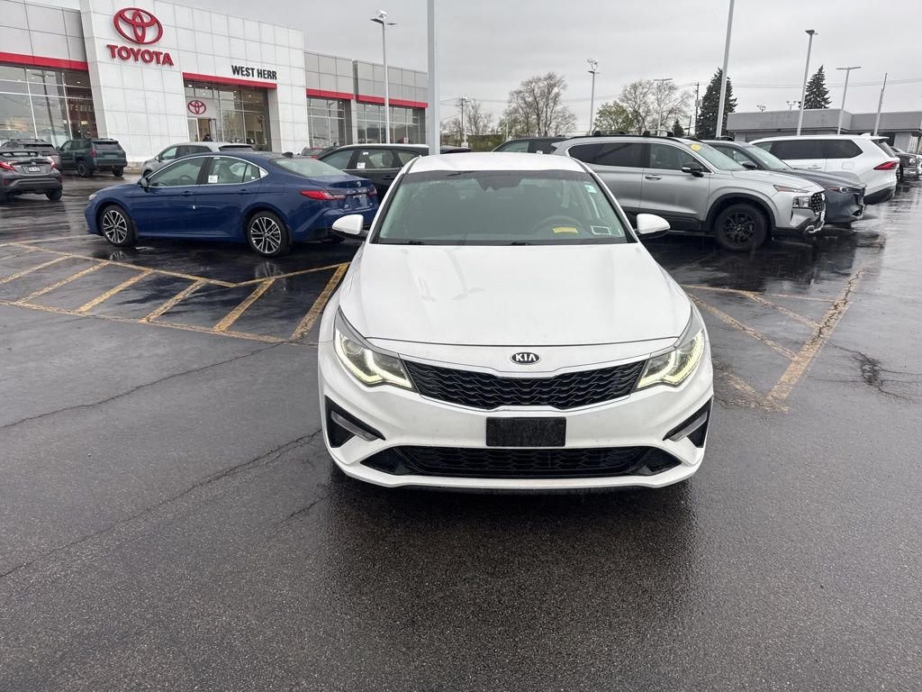 Used 2019 White Kia LX image 4