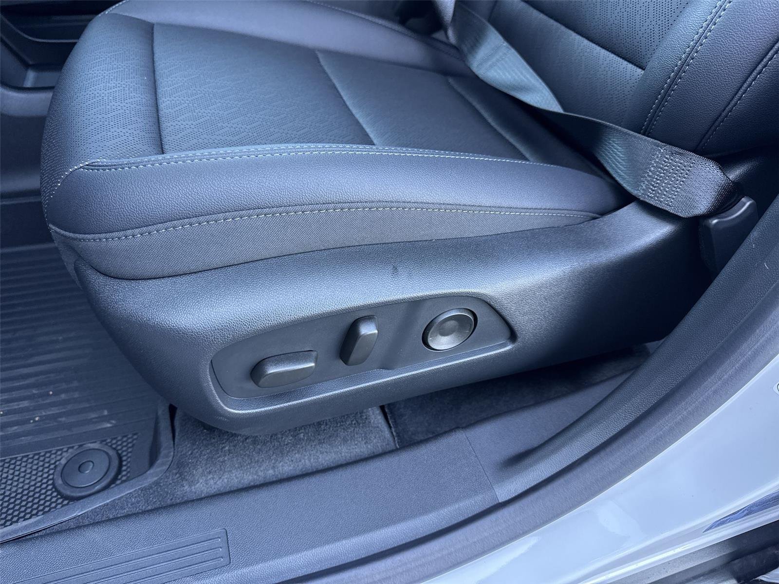 2026 Chevrolet Equinox LT - Photo 24
