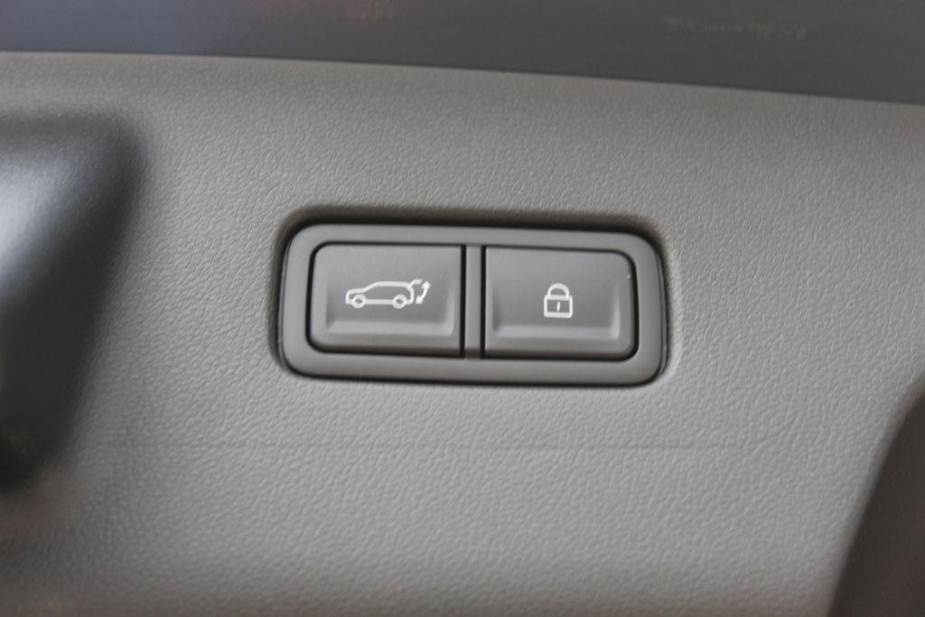 New 2026 Gray Hyundai Blue SEL 8P image 11