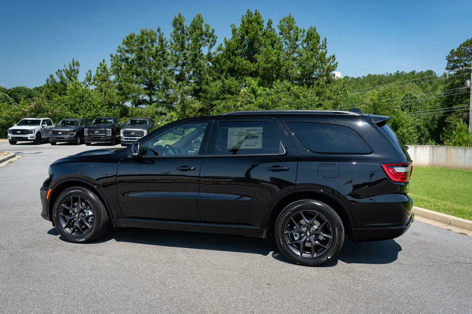 New 2026 Diamond Black Clear-Coat Exterior Paint Dodge GT Plus HEMI V8 image 7
