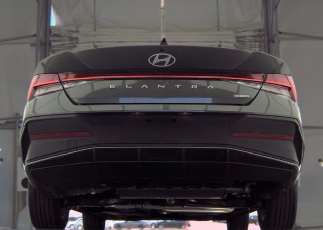 Certified Used 2025 Gray Hyundai Blue image 7
