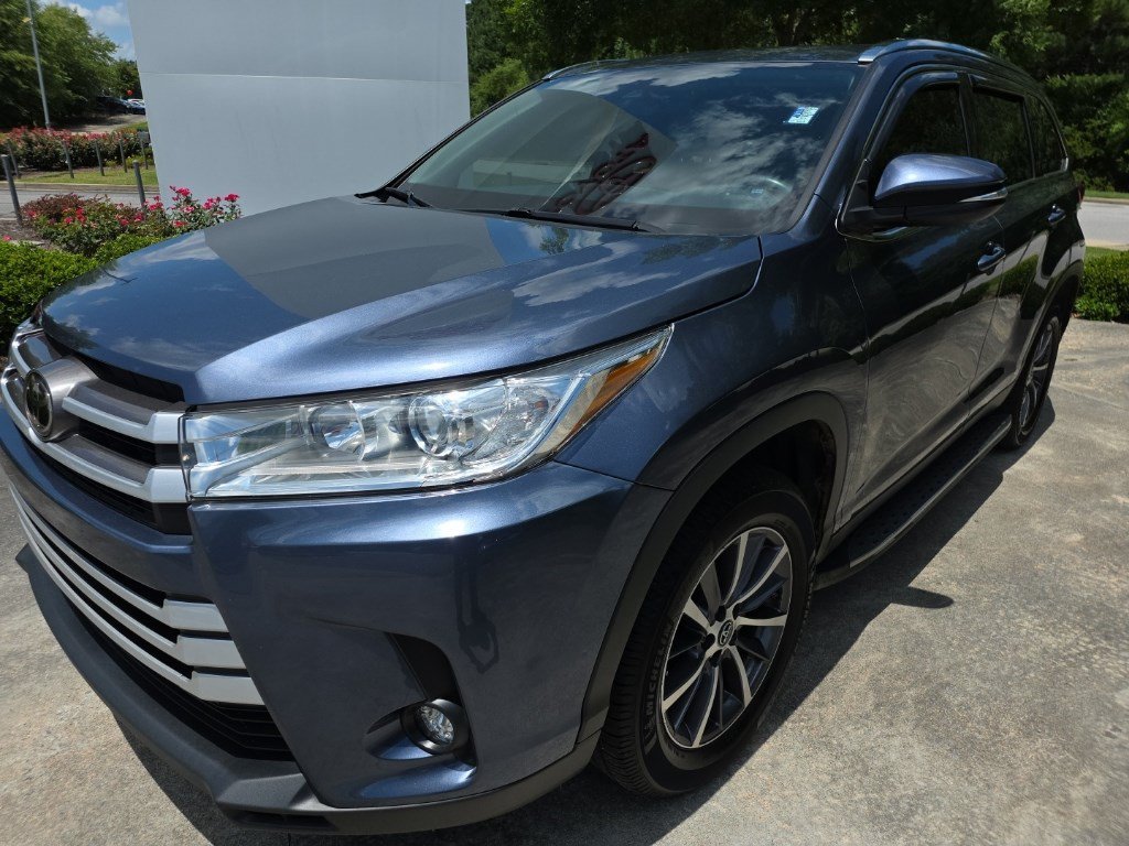 Used 2019 Shoreline Mist Toyota XLE image 1