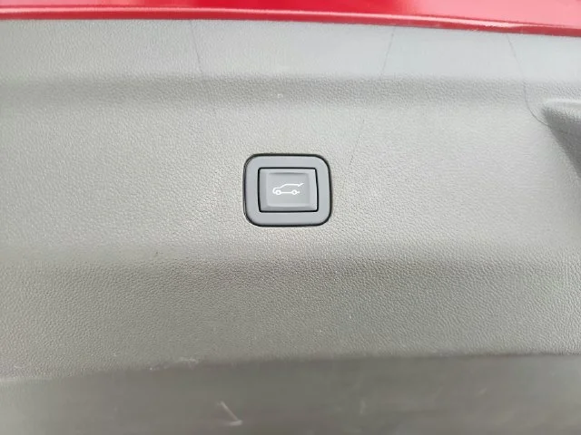 Used 2025 Volcanic Red Tintcoat GMC Elevation image 46