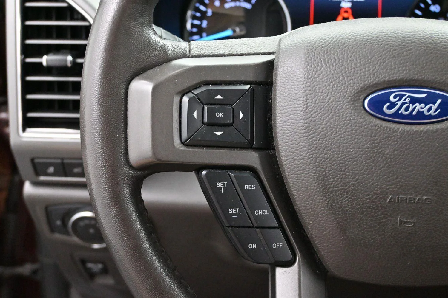 Used 2020 Burgundy Velvet Metallic Tinted Clearcoat Ford XLT image 17