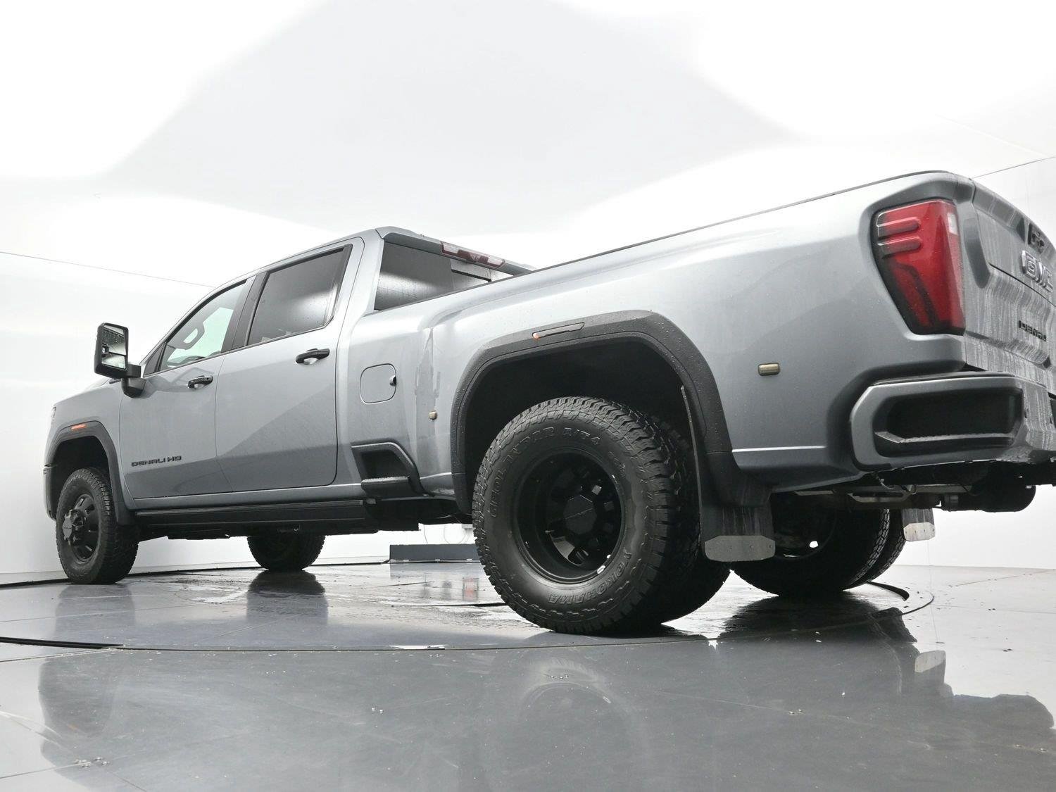 Used 2025 Sterling Metallic GMC Denali Ultimate DRW image 51