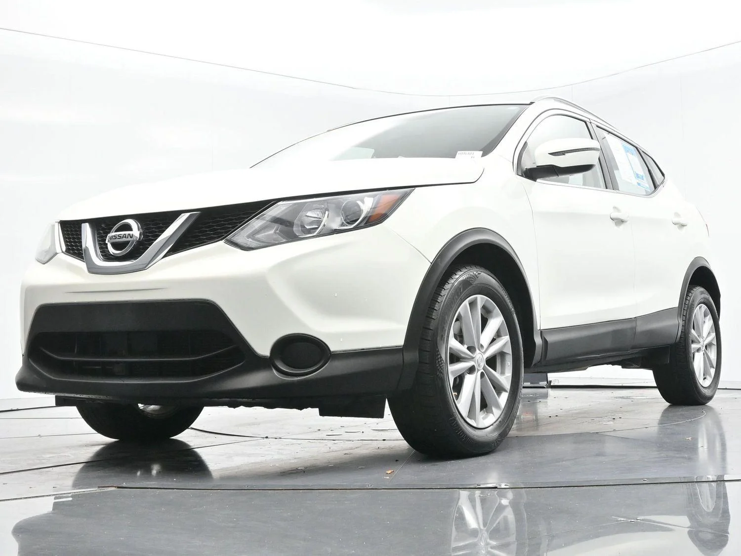 Used 2017 Glacier White Nissan SV image 45