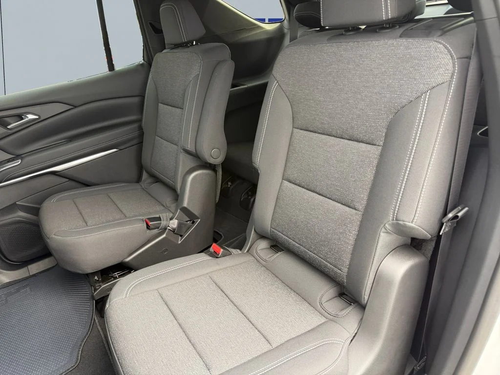 New 2027 Summit White Chevrolet LT image 16