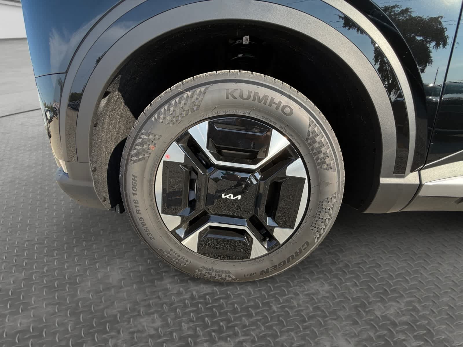 New 2027 Ebony Black Kia EX image 9