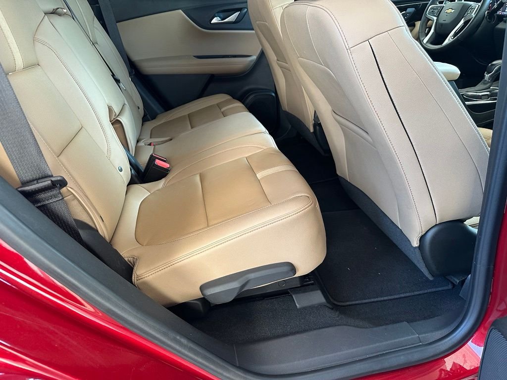 Used 2022 Red Chevrolet Premier image 36