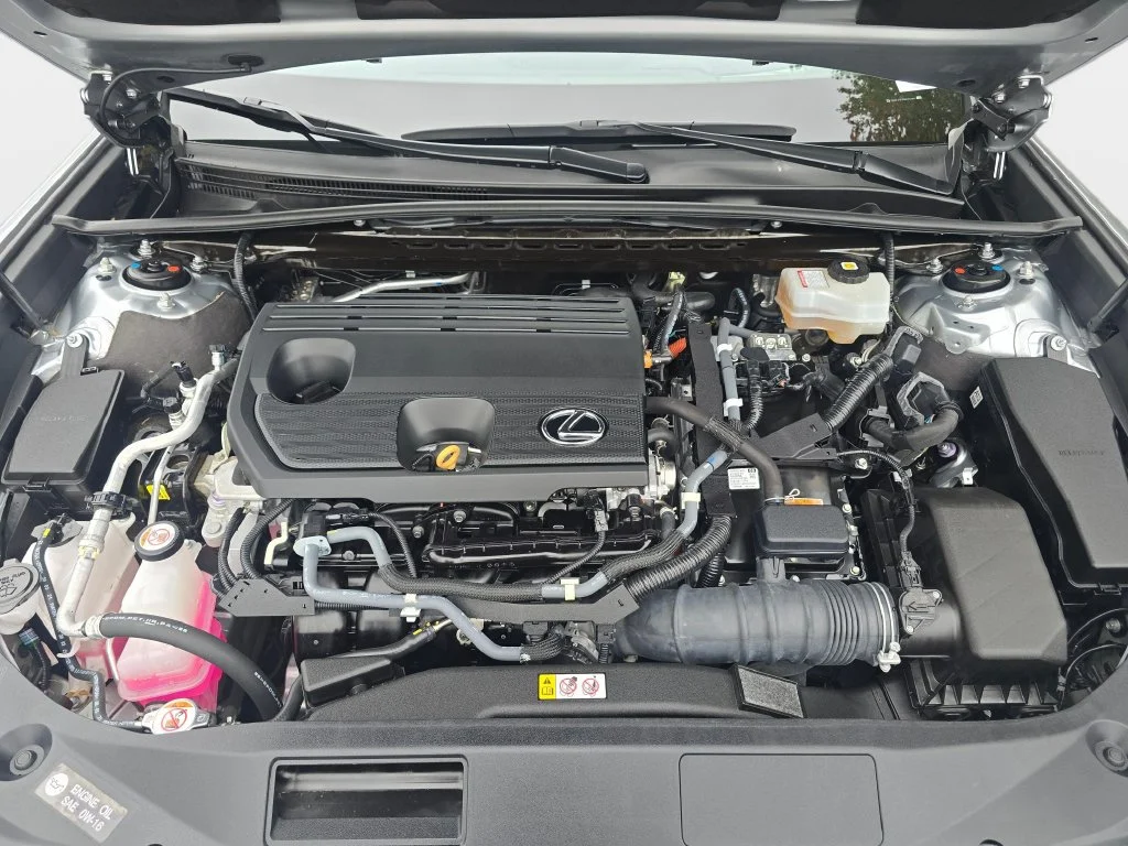 Certified Used 2022 IRIDIUM Lexus 300h Luxury image 31