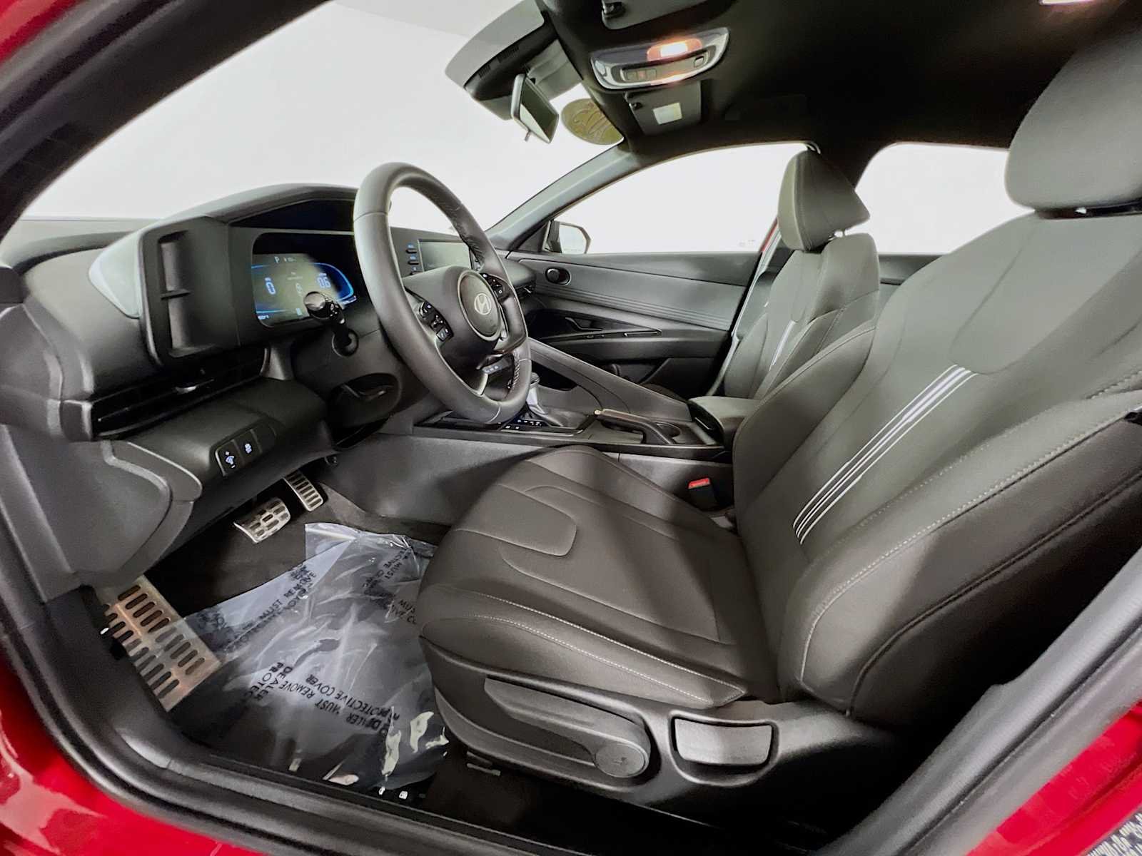 Used 2025 Ultimate Red Hyundai SEL Sport image 21