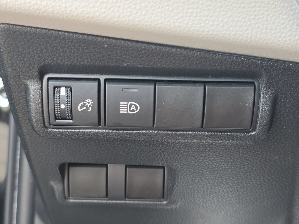 Used 2023 Black Toyota L image 21
