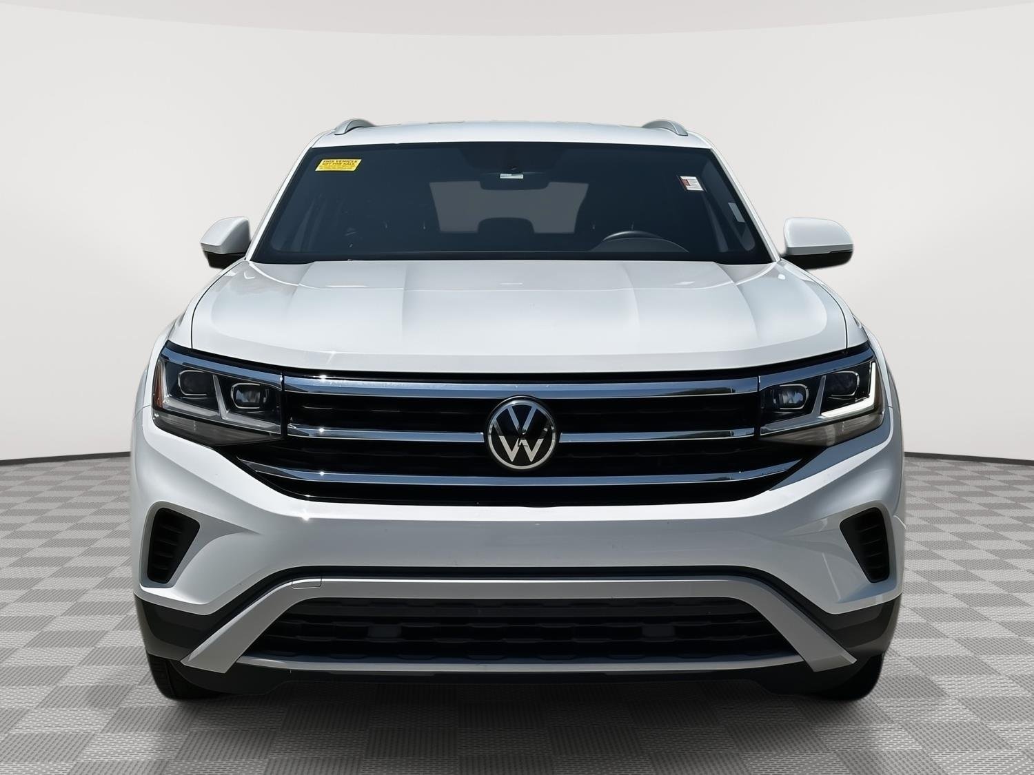 Used 2022 Volkswagen Atlas Cross Sport SE with VIN 1V2DC2CA2NC204683 for sale in Kansas City