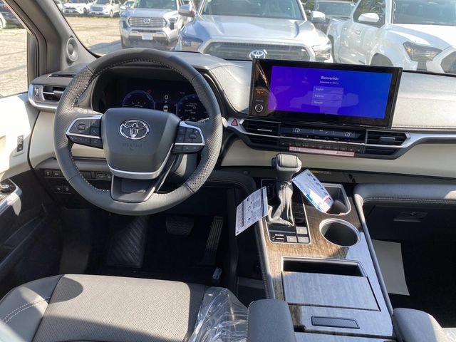 New 2026 Wind Chill Pearl Toyota Platinum image 11