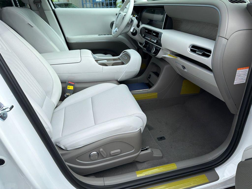 New 2026 White Hyundai Blue SEL Premium 7P image 13