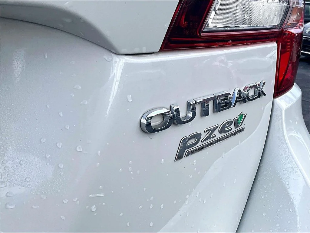 Used 2017 White Subaru 2.5i image 8