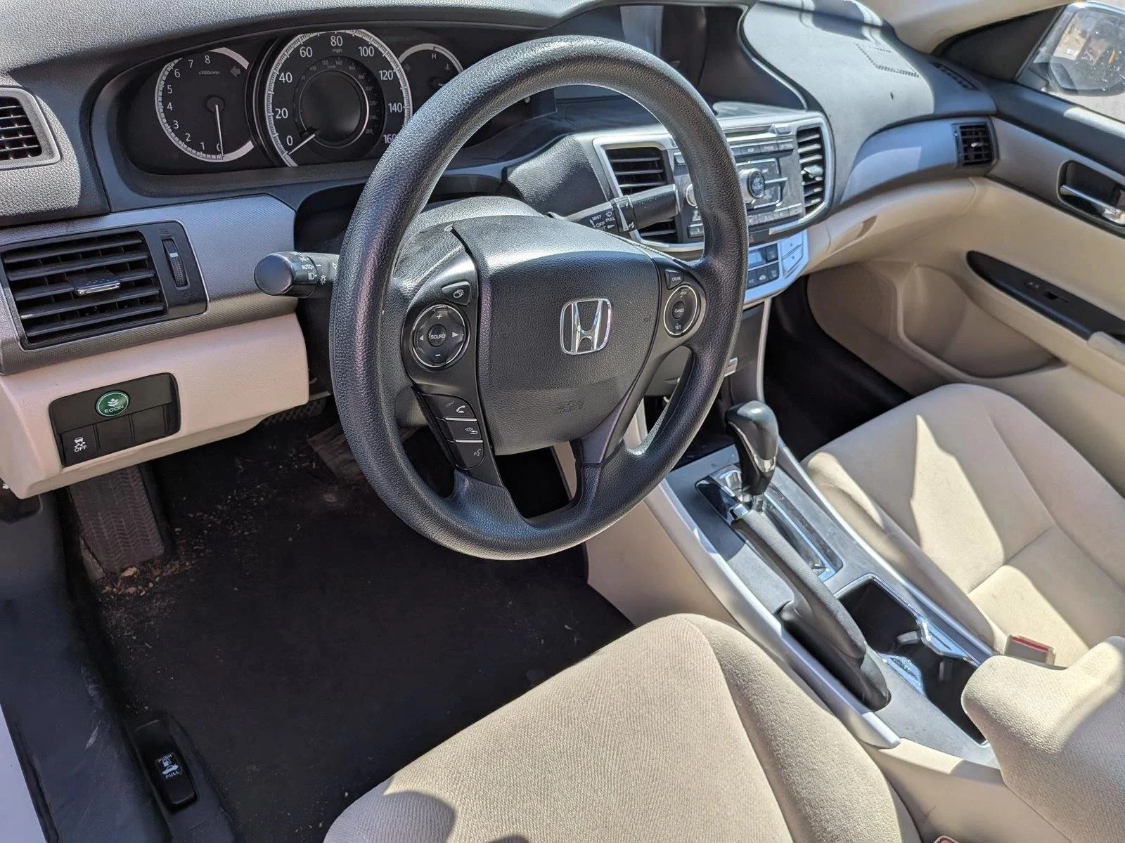 Used 2013 White Honda LX image 9