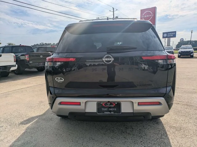 Used 2024 Black Nissan Platinum image 5
