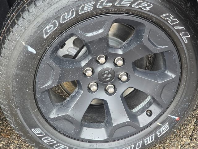 New 2026 Diamond Black Crystal Pearl-Coat Exterior Paint RAM Big Horn/Lone Star image 31