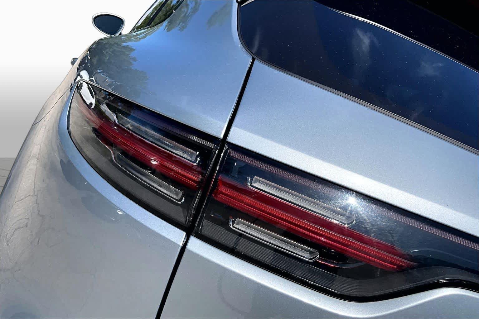 Used 2023  Porsche  image 29