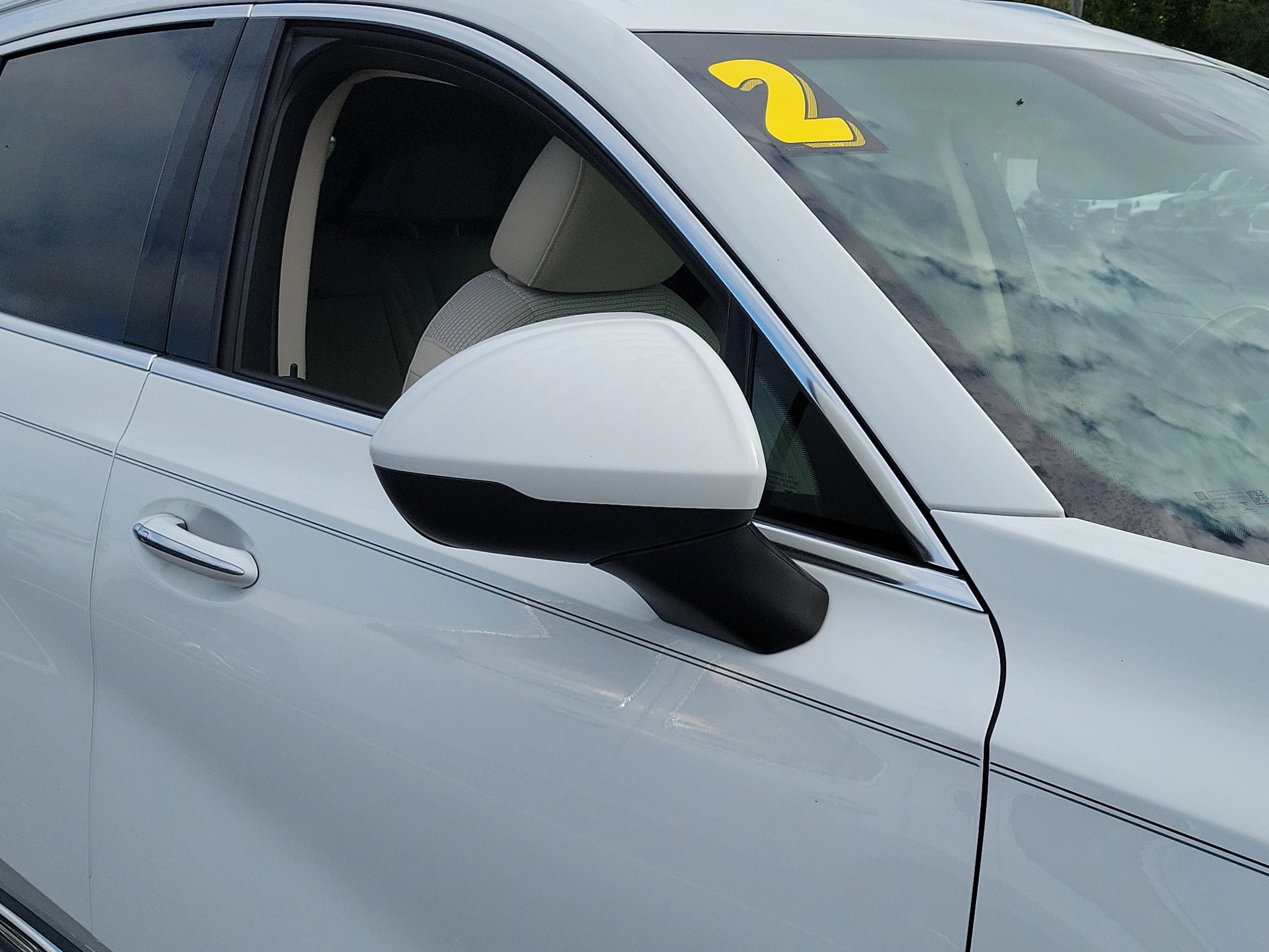 Used 2022 Summit White Buick Preferred image 9