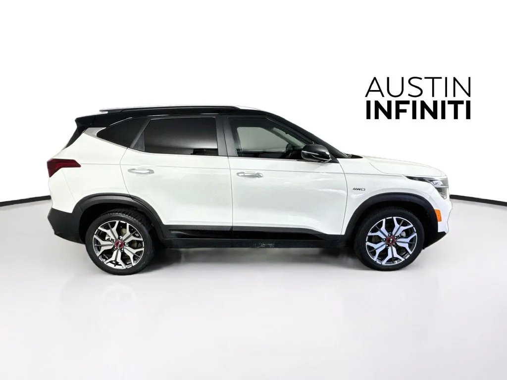 Used 2021 White Kia SX image 8