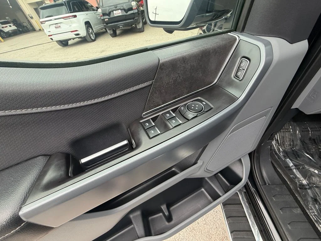 Used 2024 Black Ford XLT image 11