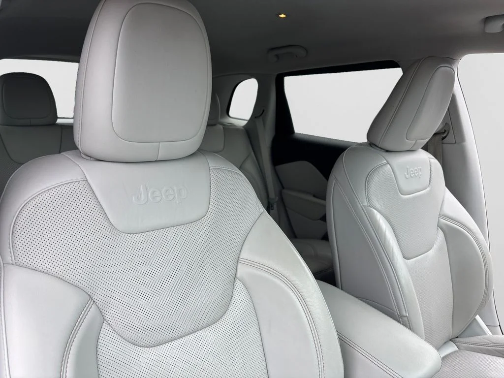 Used 2019 Gray Jeep Limited image 45