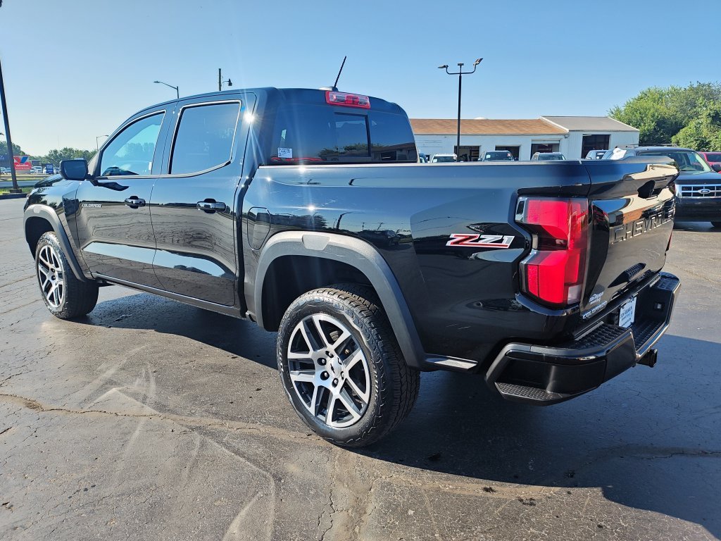 Used 2023 Black Chevrolet Z71 image 3