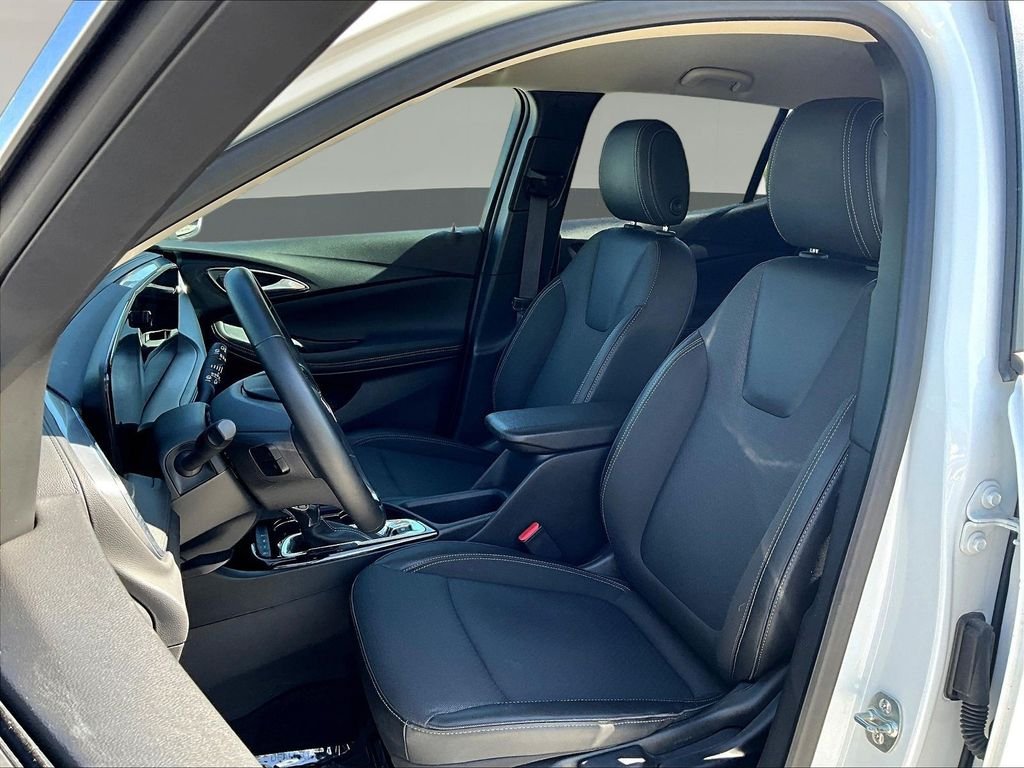 Used 2025 White Buick Preferred image 22