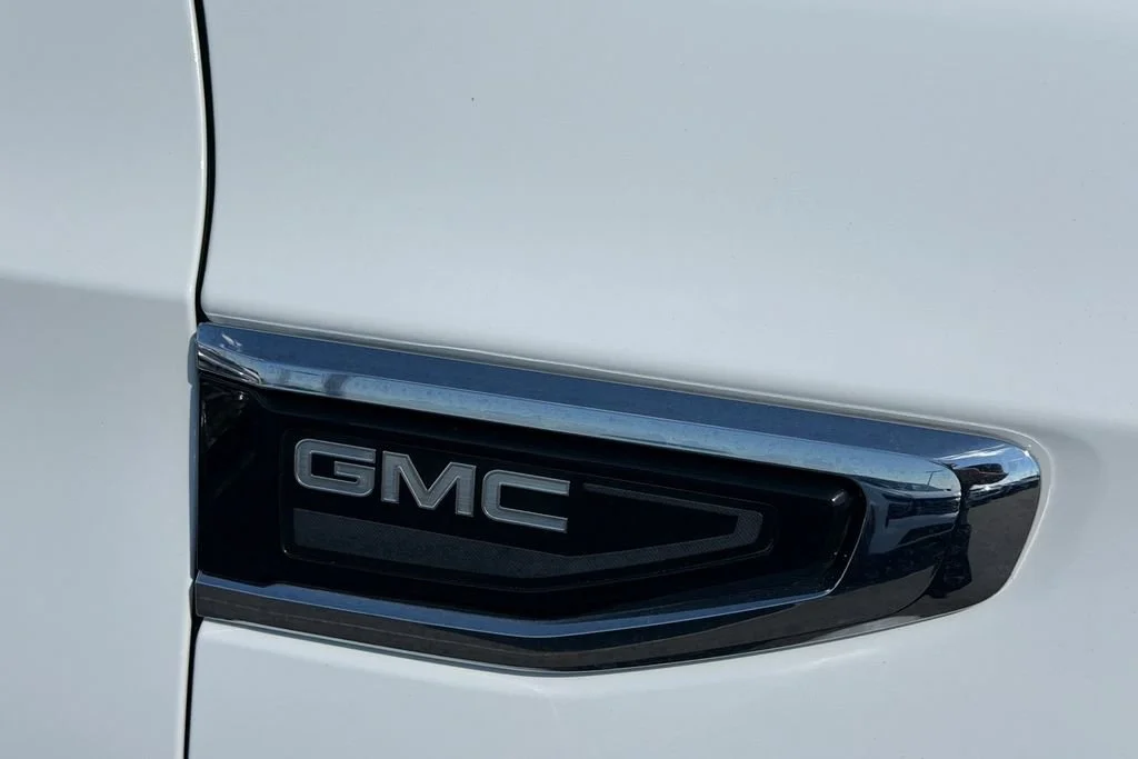 Used 2023 Summit White GMC SLT image 5