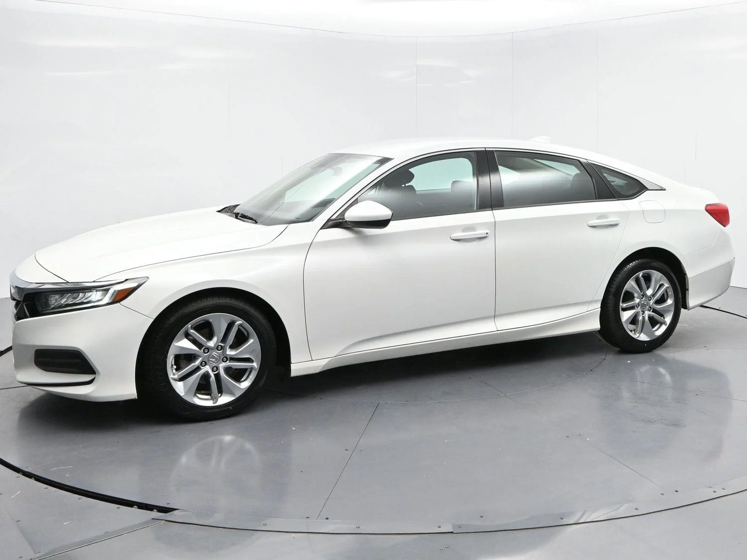 Used 2020 Platinum White Pearl Honda LX image 4