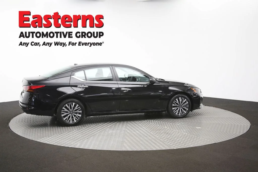 Used 2025 Black Nissan 2.5 SV image 41