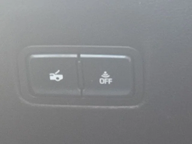 Used 2019 White Chevrolet Grand Sport image 16