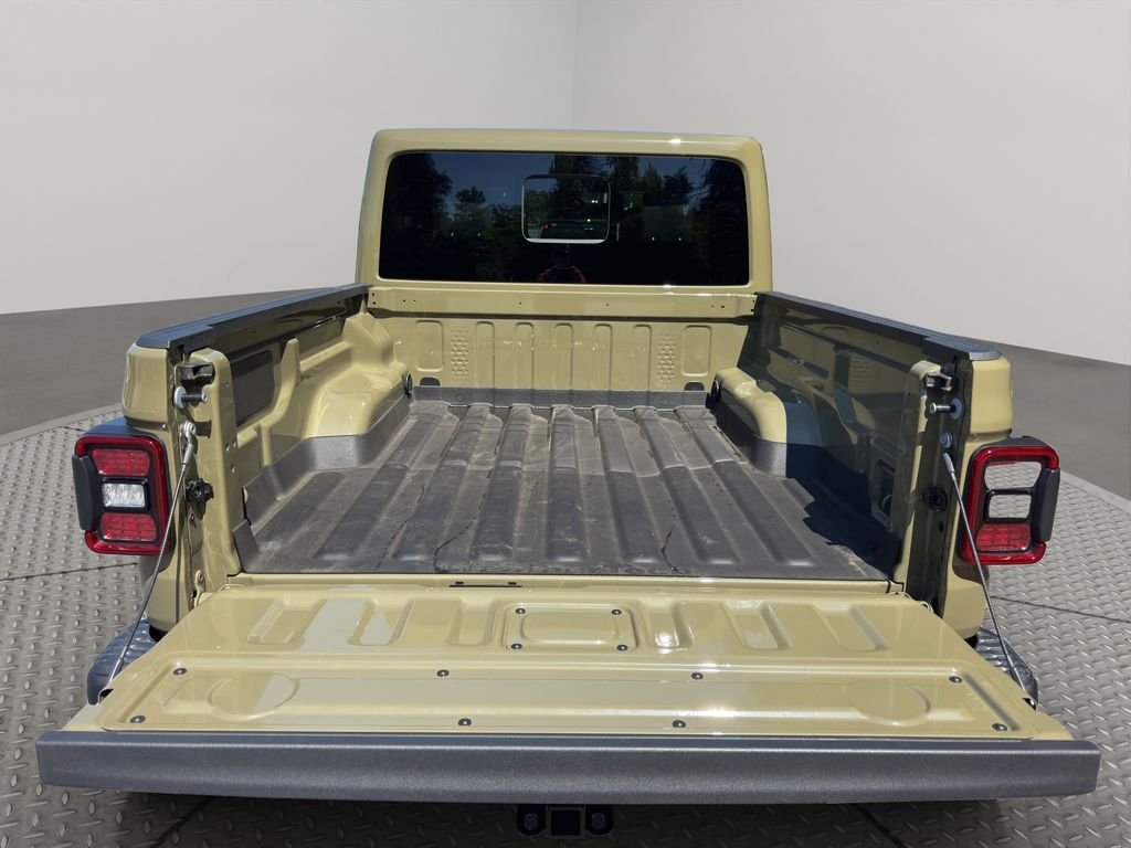 Used 2025 Green Jeep Mojave X image 9