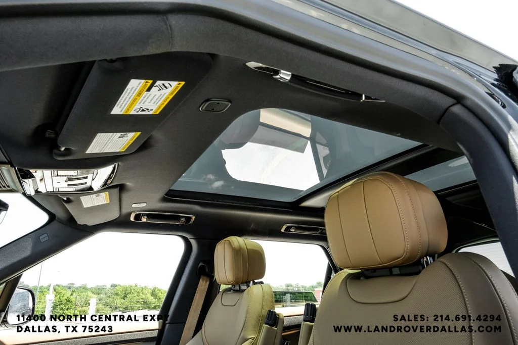 New 2026 Santorini Black Metallic Land Rover SE image 23