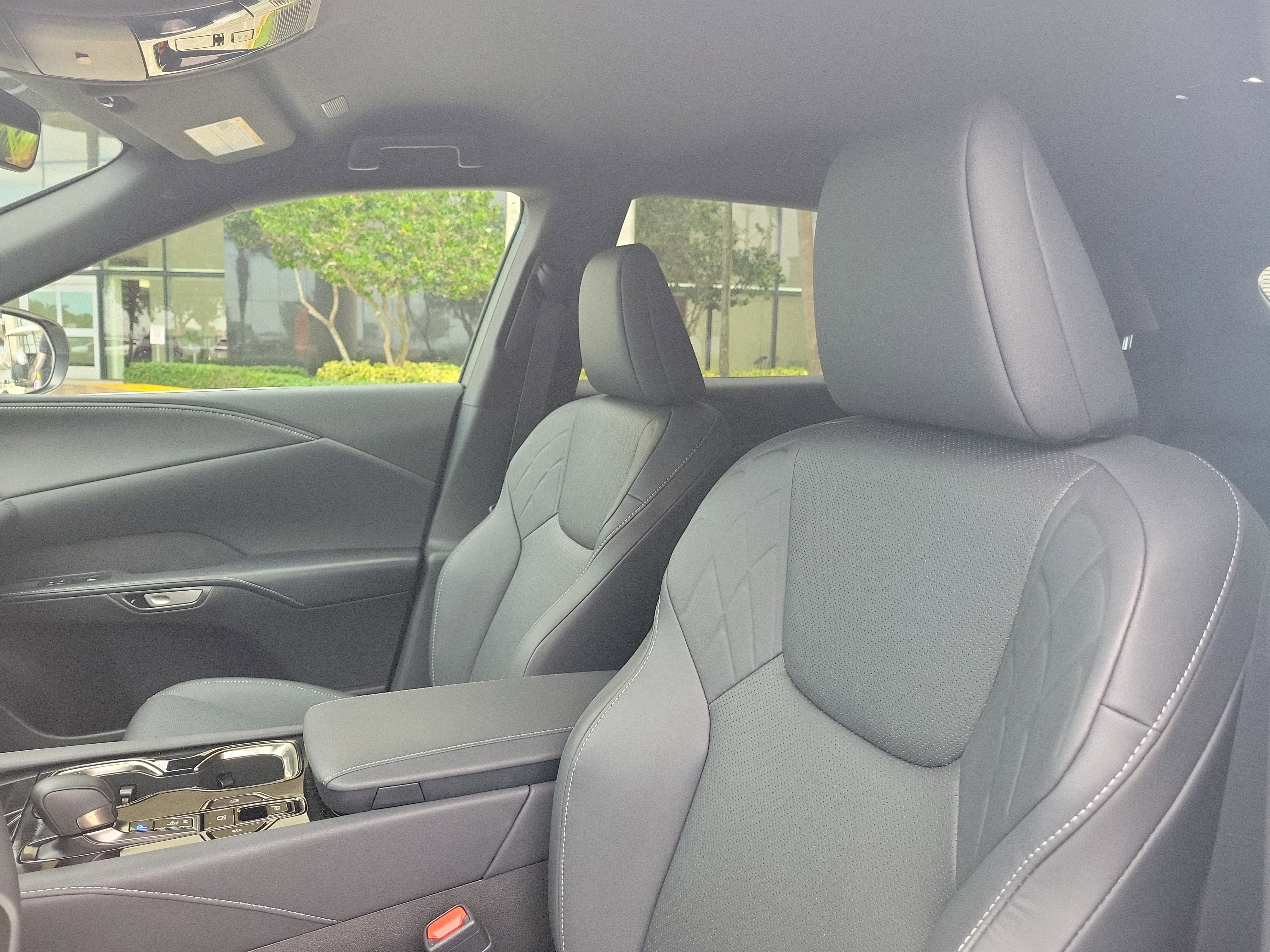 Certified Used 2025 Iridium Lexus RX 350 image 24