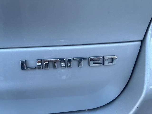 Used 2021 Silver Jeep Limited image 10
