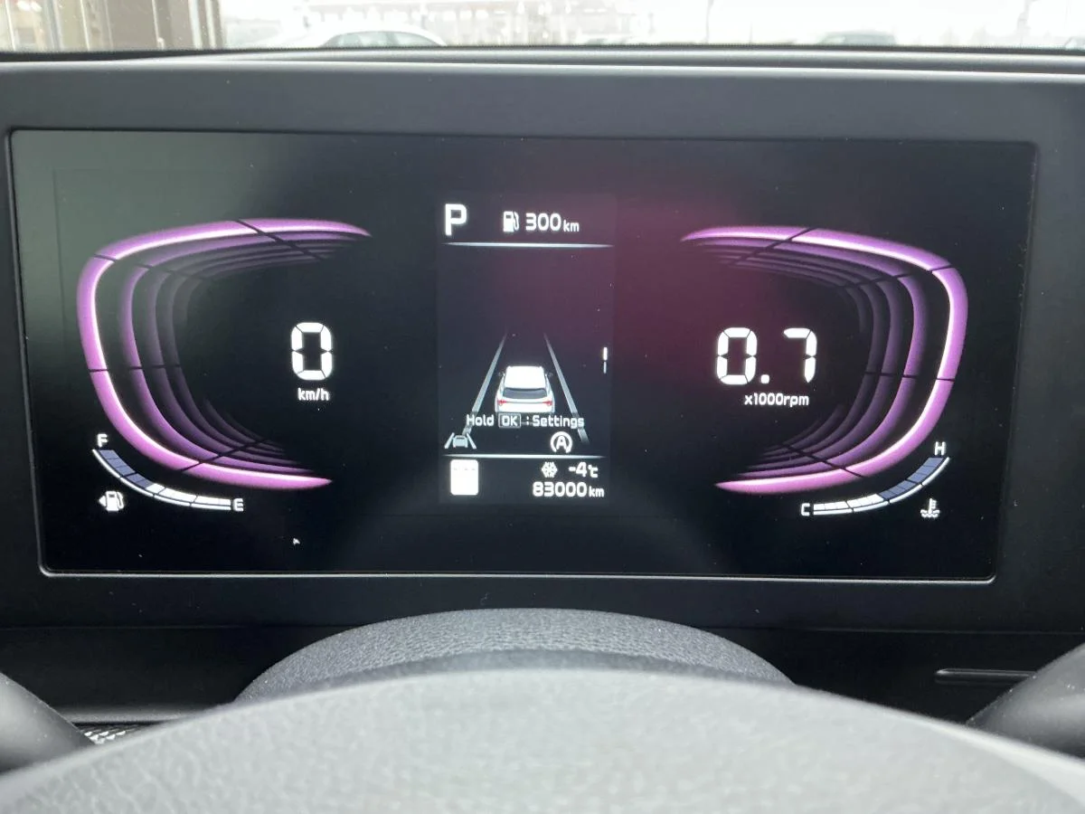 Used 2023  Kia LX image 24