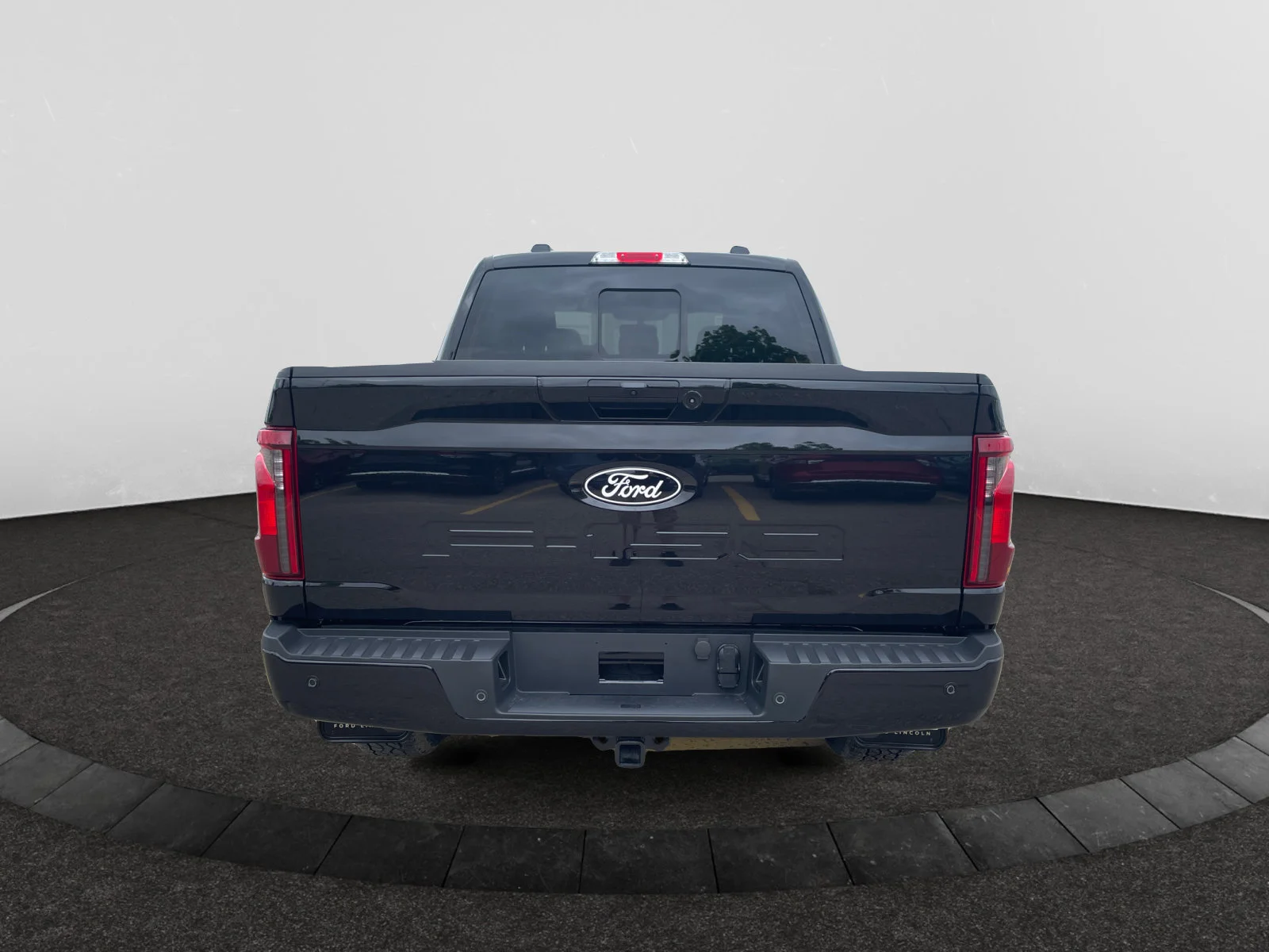 New 2026 Agate Black Metallic Ford XLT image 4