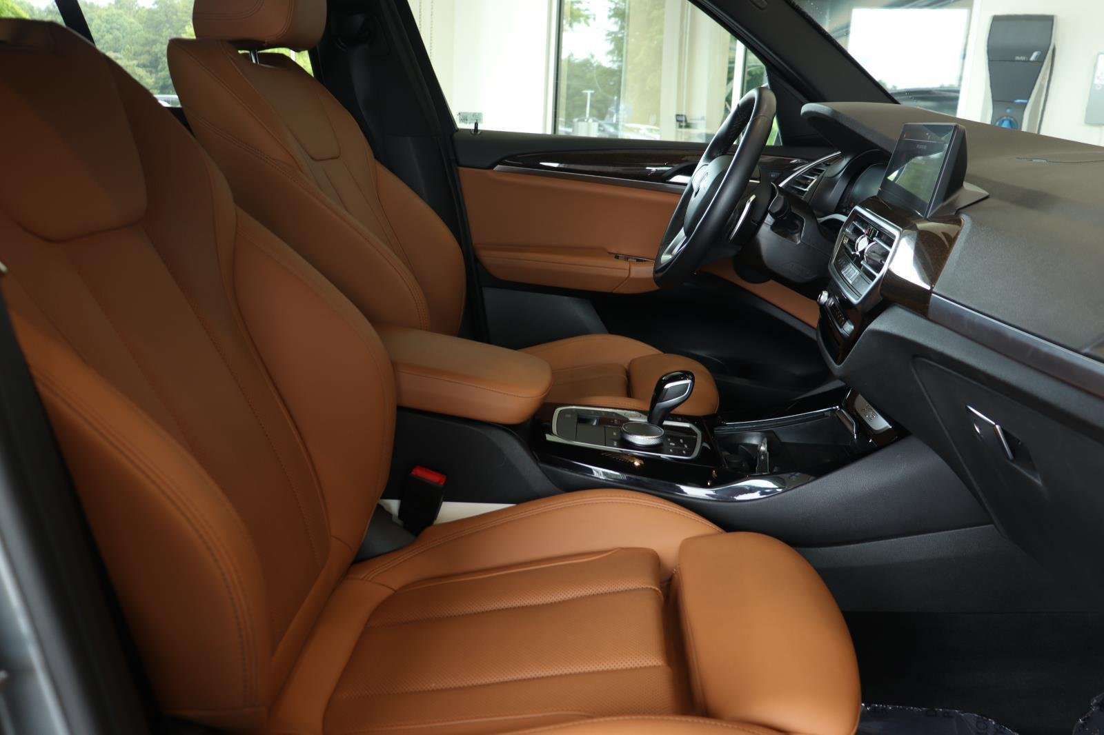 Used 2024 Skyscraper Grey Metallic BMW sDrive30i image 19