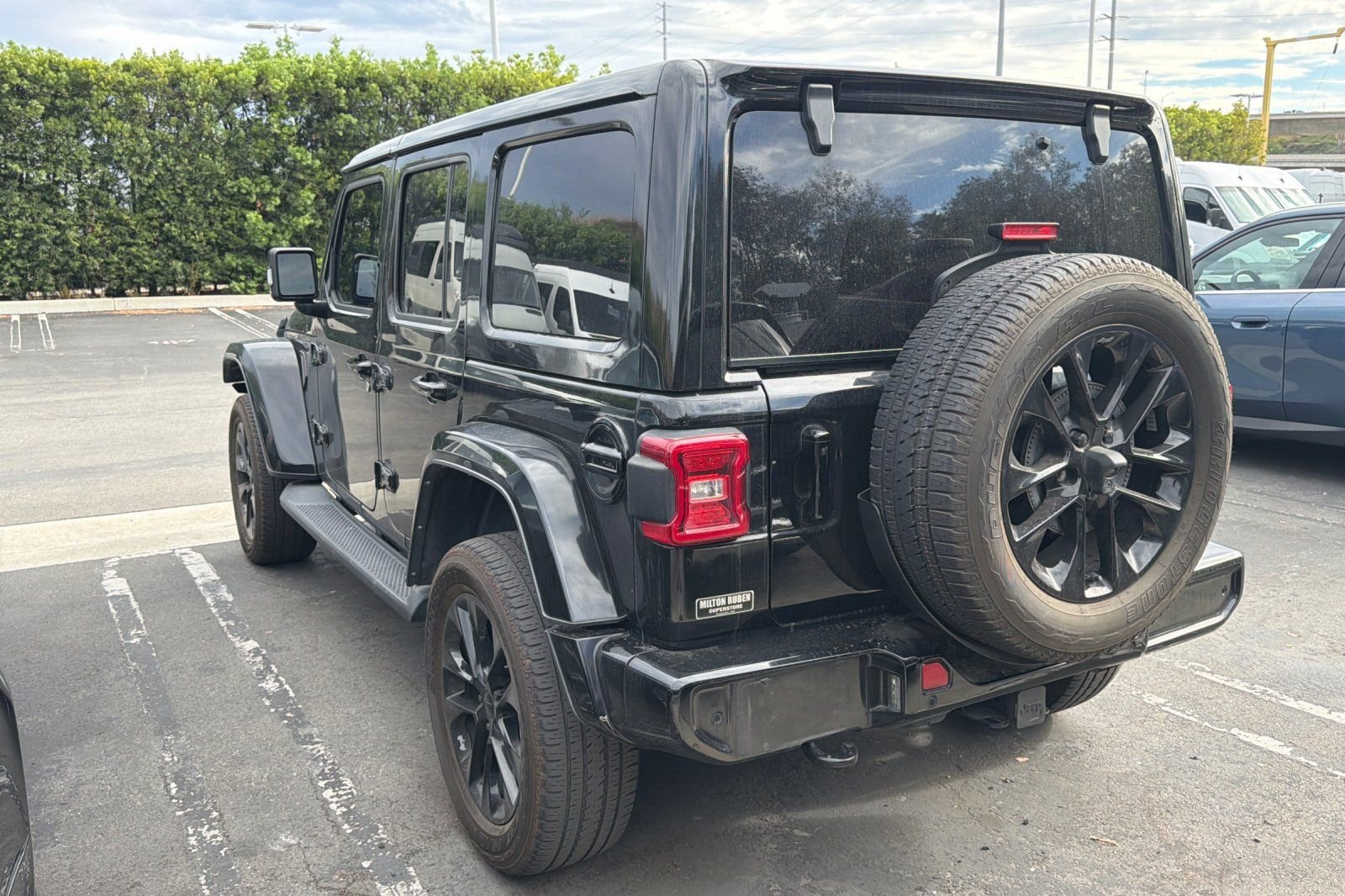 Used 2022 Black Jeep Unlimited Sahara High Altitude image 9