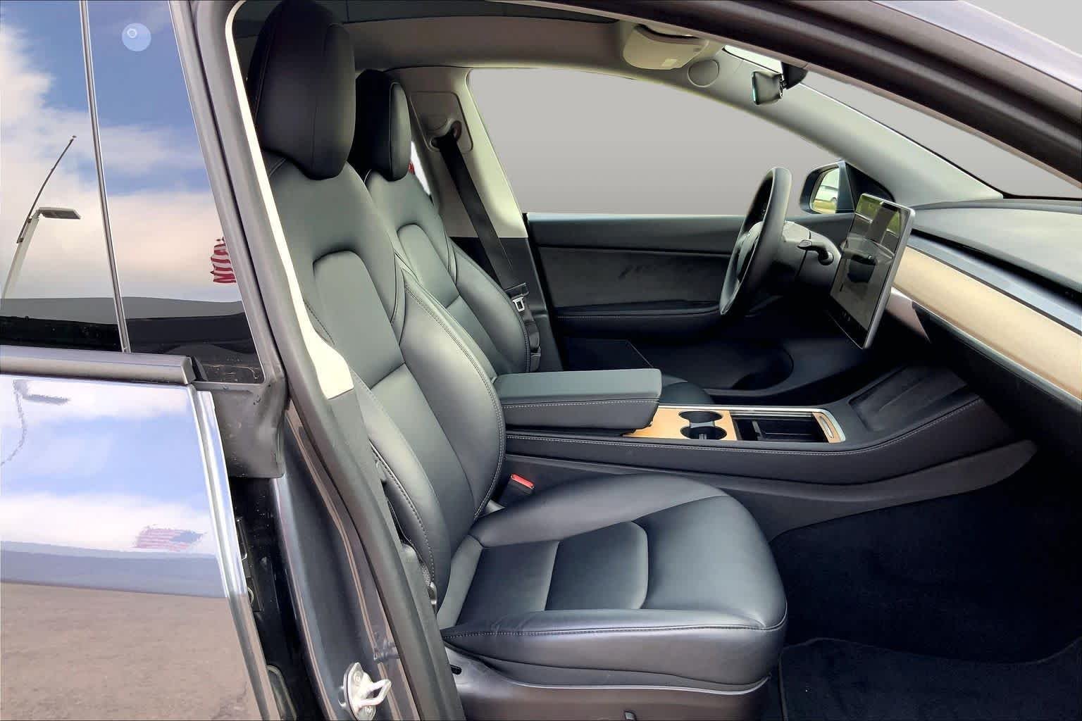 Used 2022 Midnight Silver Metallic Tesla Long Range image 8