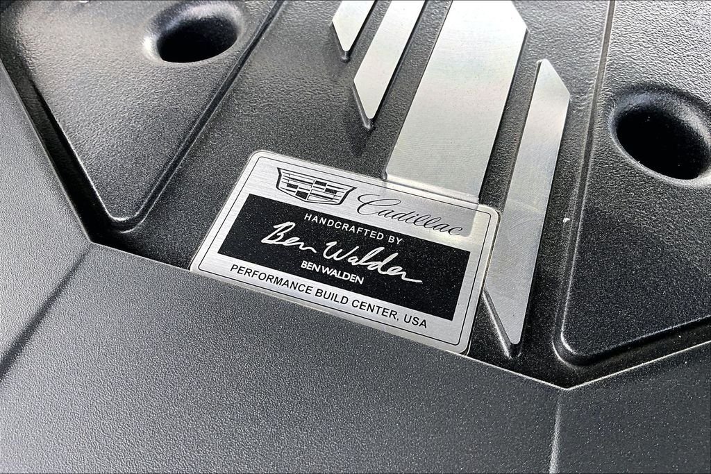 Used 2024 White Cadillac V-Series image 34