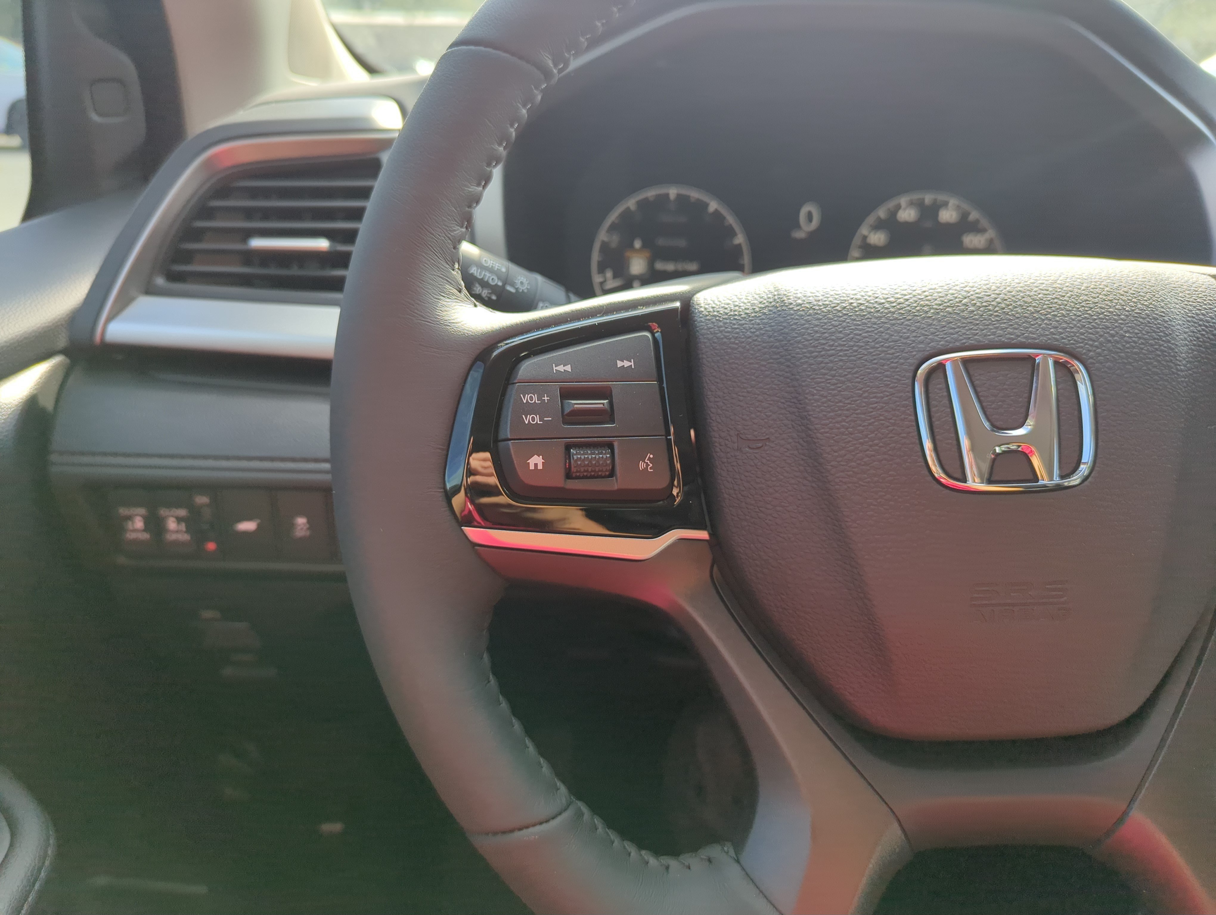 Used 2026 Crystal Black Pearl Honda EX-L image 20