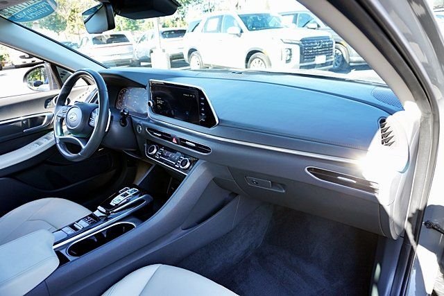 Used 2023 Gray Hyundai Limited image 9