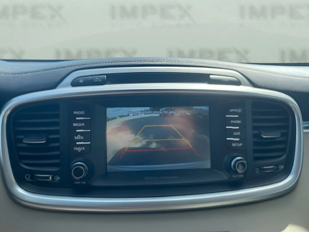 Used 2017 White Kia LX image 20